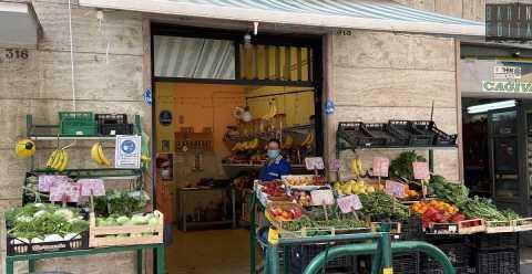 Bari, i negozi "senza insegna" del Libert: Non serve un nome, qui ci conoscono tutti